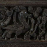 Göttin Lakshmi mit Elefanten und Fabelwesen - Holzrelief, In… - photo 4