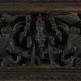 Göttin Lakshmi mit Elefanten und Fabelwesen - Holzrelief, In… - Foto 5