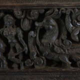 Göttin Lakshmi mit Elefanten und Fabelwesen - Holzrelief, In… - photo 6