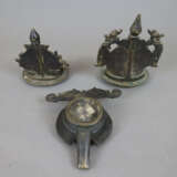 Drei Diya-Öllampen - Indien, vor 1900, Bronzelegierung, flac… - фото 8