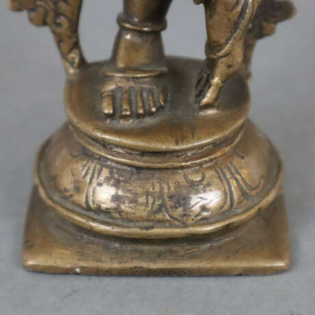 Krishna Venugopala - Gelbbronze patiniert, mit türkisfarbene… - photo 7