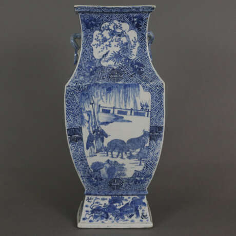 Rechteckige Balustervase - China, späte Qing -Dynastie, Porz… - фото 1