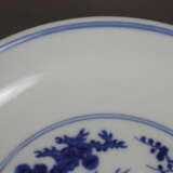 Blauweiß-Schale - China, nach 1900, runde gemuldete Form auf… - фото 4
