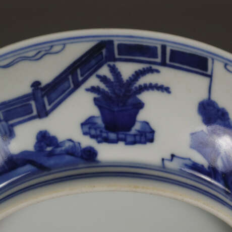 Blauweiß-Schale - China, nach 1900, runde gemuldete Form auf… - Foto 7