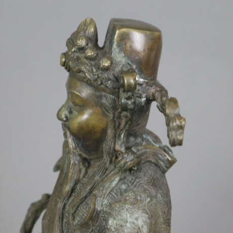 Figürliche Bronze „Lu“ - China, ausgehende Qing-Dynastie/ Re… - Foto 9