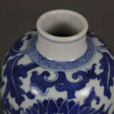Blauweiß-Balustervase - China, leicht ovoid geformte Baluste… - Foto 2