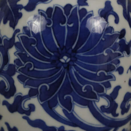Blauweiß-Balustervase - China, leicht ovoid geformte Baluste… - Foto 4