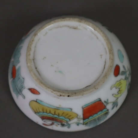 Kleine Deckeldose - China, 1.Hälfte 20.Jh., Porzellan, runde… - фото 8