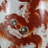 Wanddekoration mit Vase - China, halbe Porzellanvase in Holz… - Foto 3