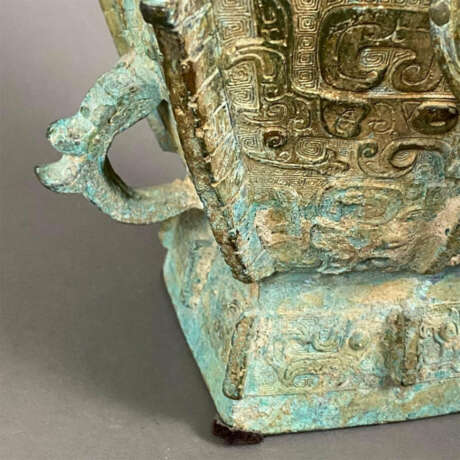 Fanghu-Vase im archaischen Stil - China, grün-braun patinier… - Foto 10