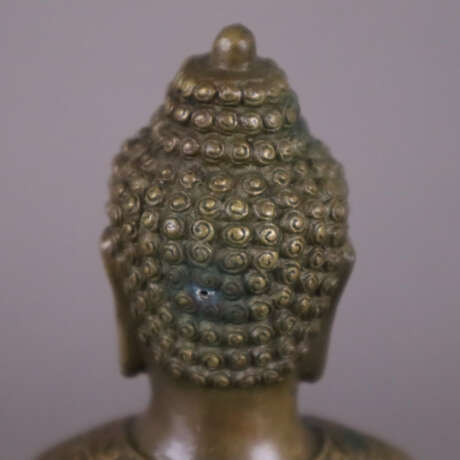 Tathagata Amitabha - China 20.Jh., Gelbguss, Amitabha, das u… - photo 11