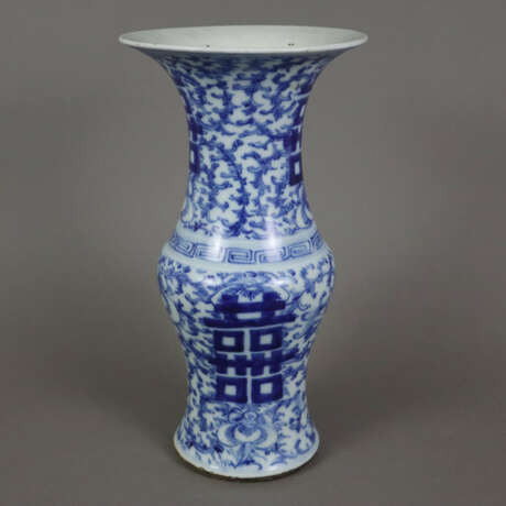 Blau-weiße Balustervase - China, ausgehende Qing-Dynastie, s… - photo 1