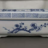 Blau-weiße Jardinière - Porzellan, China 20.Jh., oktogonale … - фото 6