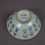 Kleine Kumme - China, Porzellan, über kleinem Rundfuß gemuld… - photo 6