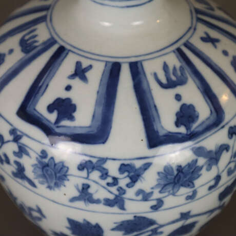 Blau-weiße Vase in Meiping-Form - China, Porzellan, Bemalung… - фото 3