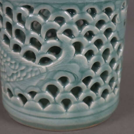 Pinselbecher - China, 20. Jh., Keramik mit bläulicher Glasur… - Foto 5