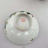 Zwei Schalen - China, Porzellan, ausgestellte Schale auf Sta… - фото 10