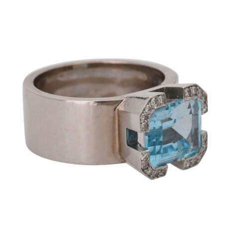 Ring mit 1 blauen Topas im Smaragdschliff, 11,5x9,5 mm - Foto 2