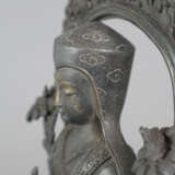 Figur des Tsongkhapa - sinotibetisch, 20.Jh., Gelbbronze, pa… - Foto 11