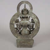 Figur des Maitreya - sinotibetisch, 20.Jh., Bronzelegierung,… - фото 11
