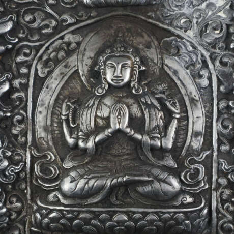 Votivtafel mit Avalokiteshvara Shadakshari - Tibet, silberfa… - Foto 5