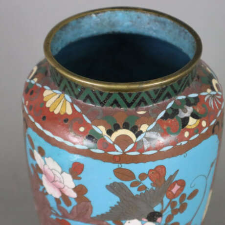 Cloisonné-Vase - Japan, 19.Jh., leicht gebauchte Balusterfor… - Foto 2