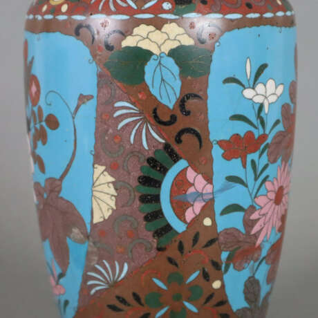 Cloisonné-Vase - Japan, 19.Jh., leicht gebauchte Balusterfor… - Foto 6