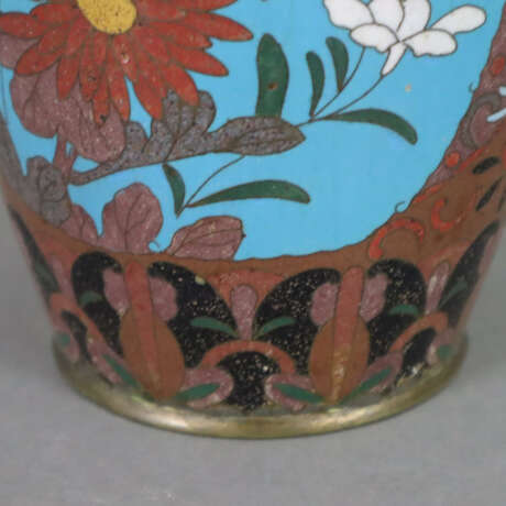 Cloisonné-Vase - Japan, 19.Jh., leicht gebauchte Balusterfor… - Foto 8