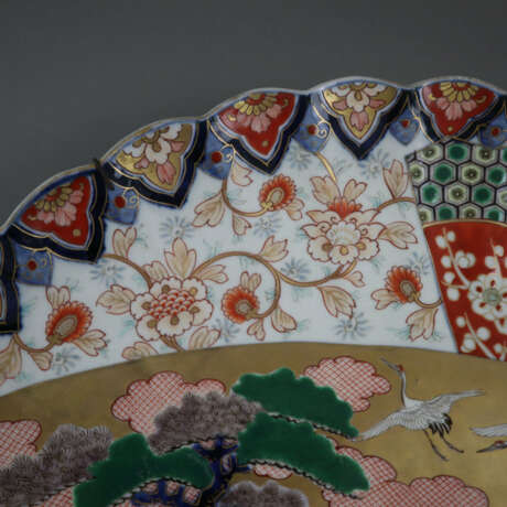 Große Imari-Platte - Japan, Meiji-/ Taishō-Zeit, Porzellan, … - фото 7