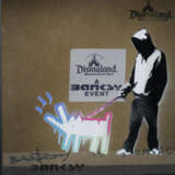 Banksy - "Dismal Shadow Box" mit "Haring Hund"-Motiv, 2015, … - photo 2