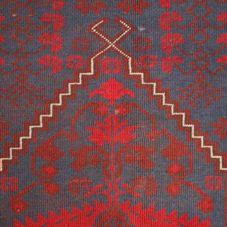 Kasak - Russland, Wolle, blaugrundiges Innenfeld, geometrisc… - Foto 2