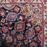 Großer Mesched-Teppich - Persien, Wolle, signiert, dunkelbla… - фото 10
