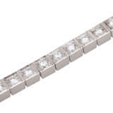 Armband mit 40 Brillanten, zusammen ca. 6 ct, - фото 4