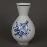 Vase / Lampenfuß - Meissen, 20.Jh., Porzellan, unterglasurbl… - photo 1