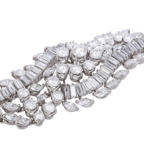Juwelenarmband ausgefasst mit Brillanten sowie Diamanten im Baguette- und Navetteschliff, - фото 5