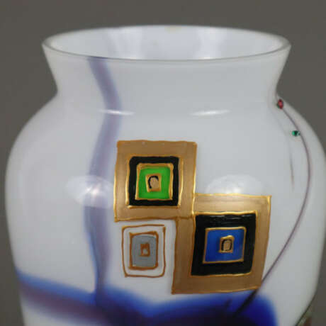 Glasvase mit Klimt-Motiven - nach unten konisch zulaufende S… - photo 9
