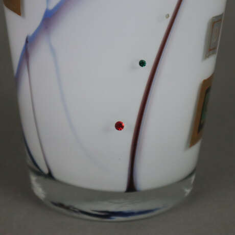 Glasvase mit Klimt-Motiven - nach unten konisch zulaufende S… - photo 13