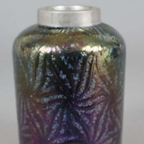 Jugendstil-Vase - Anfang 20. JH., violett-irisiertes Glas mi… - фото 3