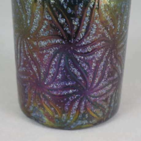 Jugendstil-Vase - Anfang 20. JH., violett-irisiertes Glas mi… - фото 4