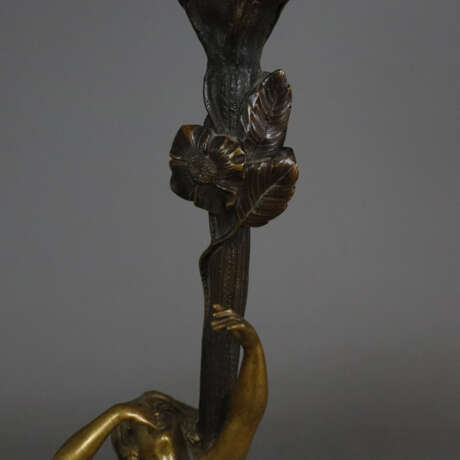 Jugendstil-Tischlampe - um 1900/10, Sockel signiert "H. Sibe… - Foto 10