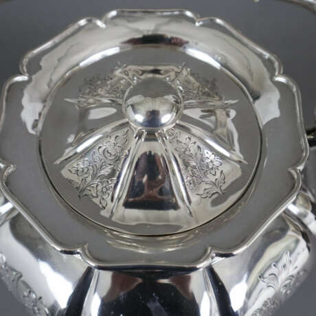 Prächtige Teekanne - deutsch, 800er Silber, ziselierter Blum… - фото 6