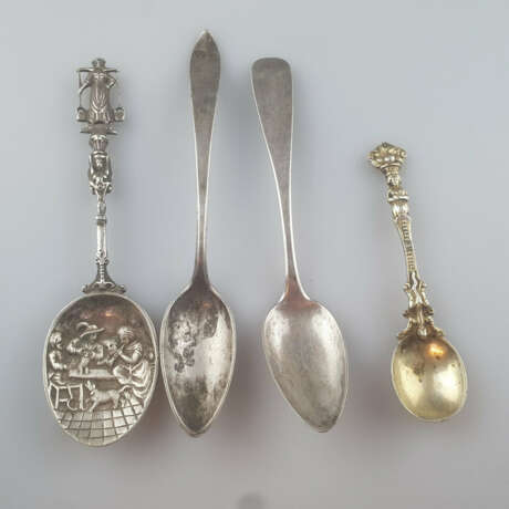 Vier antike Silberlöffel - diverse Alter, Herkunft und Forme… - Foto 1