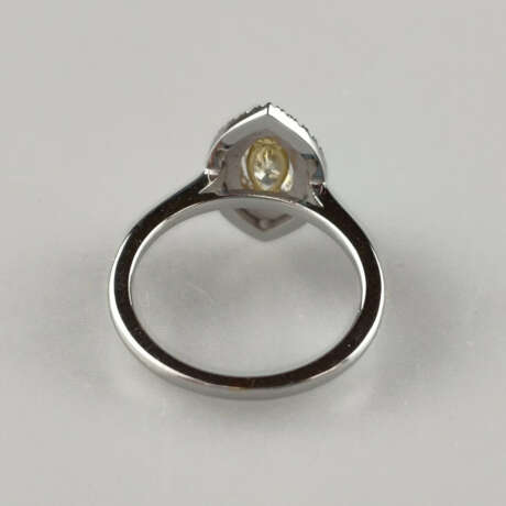 Marquise-Ring mit farbigem Diamant von über ½ Karat- Weißgol… - Foto 4