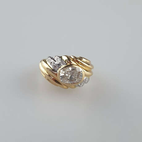 Diamantring - Gelb-/Weißgold 750/000, gestempelt, mittig bes… - Foto 2