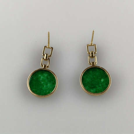 Ein Paar Jade-Ohrringe - Gelbgold 750/000 (18K), Gewicht ca.… - Foto 5