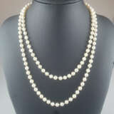 Perlenkette mit Goldschließe - lange Kette mit 130 Perlen vo… - Foto 1