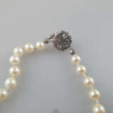 Perlenkette mit Goldschließe - lange Kette mit 130 Perlen vo… - Foto 6