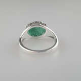 Smaragd-Ring - 925er Silber, Ringkopf besetzt mit einem oval… - photo 4