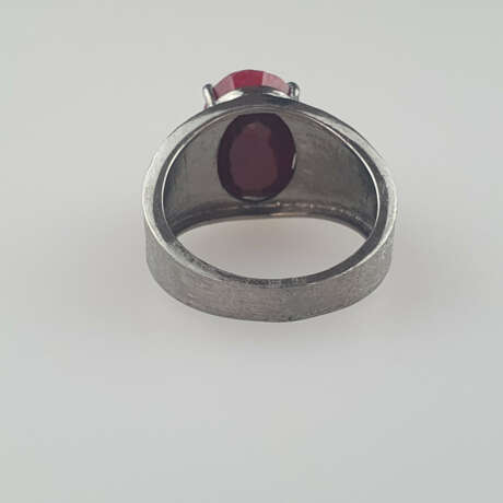 Rubin-Ring- 925er Silber, breite Ringschiene mit Struktur-Ob… - photo 4