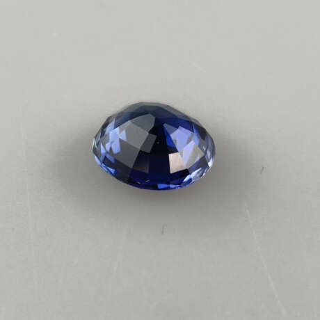 Loser Saphir von 9,48 ct.- synthetisch, intensives Blau, Run… - фото 3